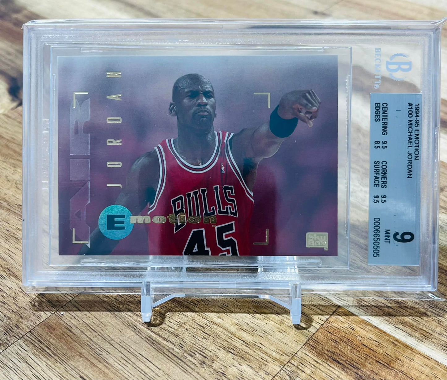 1994 Skybox Emotion  Michael Jordan #100 - BGS Mint 9