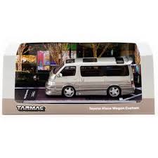 Tarmac Works Road64 1/64 - Toyota Hiace Wagon Custom